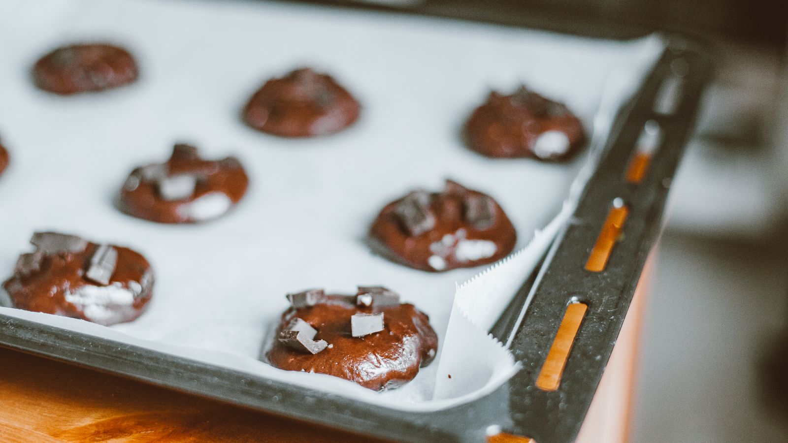 Metal baking pan suitable for use as a toaster oven pan in an air fryer